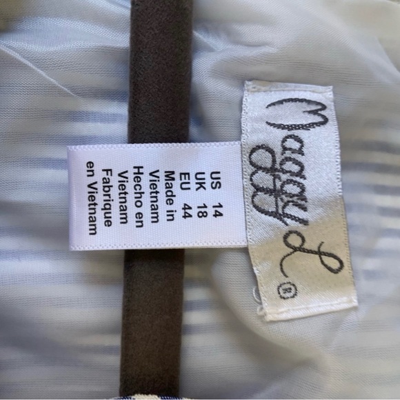 Maggie L. Blue and White Striped Seersucker Crochet Trim Size 14 - Picture 5 of 5